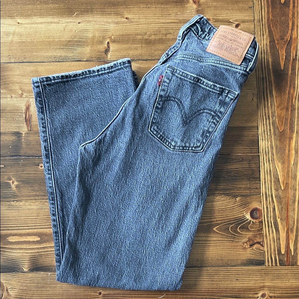 Levi's Women's Gray Ankle Jeans